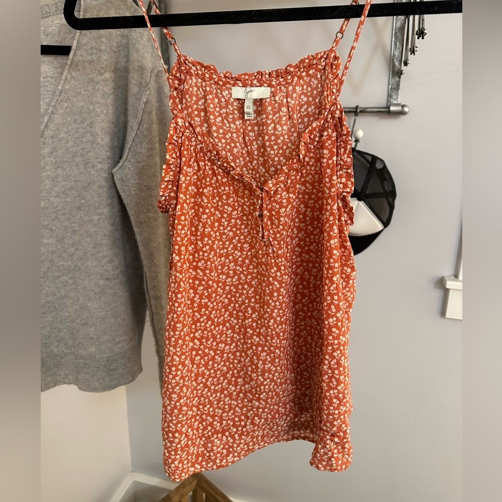 Adjustable Spaghetti Strap Blouse/Tank. Like New. - image 1